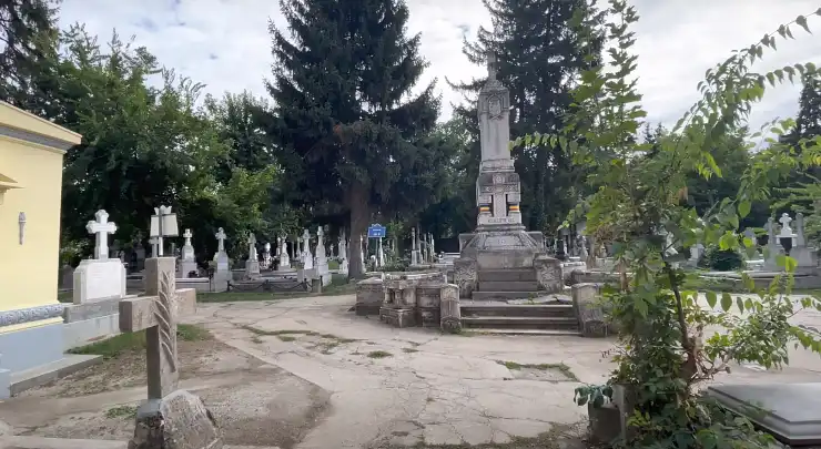 locuri ciudate de vizitat in bucuresti cimitirul belu;