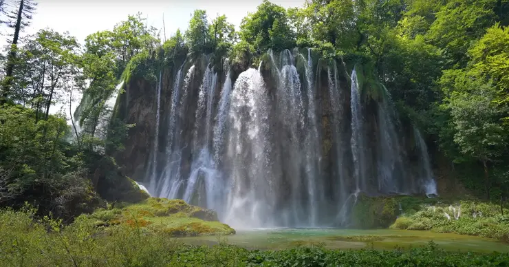 locuri de vizitat in croatia cascada plivice