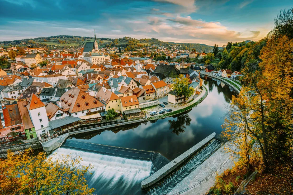 Despre Cesky Krumlov  peisaj urban cesky krumlov republica ceha toamna