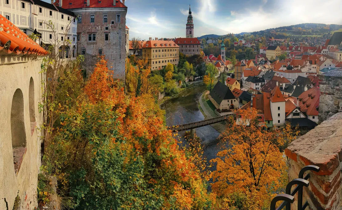 Despre Cesky Krumlov  vedere aeriana uimitoare a orasului vibrant cesky