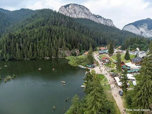 Lacul Roșu