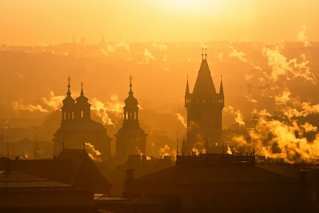 Despre Praga  rasarit ceata praga republica ceha